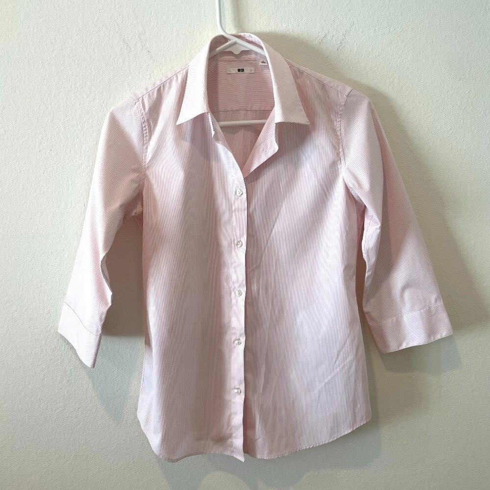 Uniglo Women's Button Down 3/4 Sleeves Shirt.   Pink/White Stripes.  Size: S